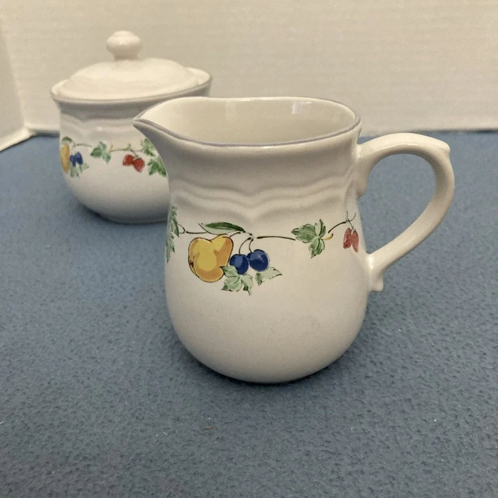 VTG‎ AMG Nanci Genuine Stoneware Multicolor Fruit Patterned Cream & Sugar Set